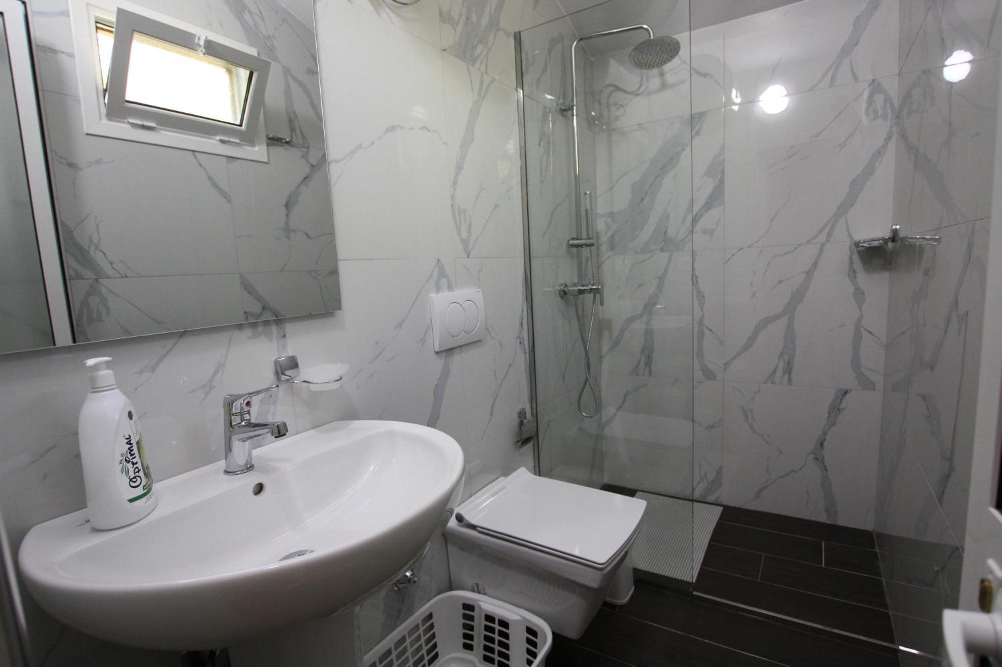 Lugina E Shengjergjit ,Bujtinat Villa Tirana Exteriör bild